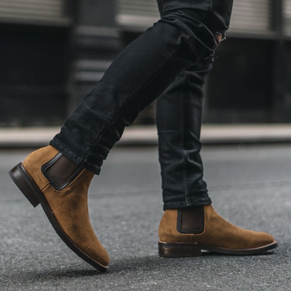 Men's Suede Chelsea Boots in Brown Wide